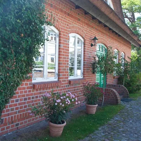 2 On The Ground Floor In The Moenchgut Appartement Middelhagen